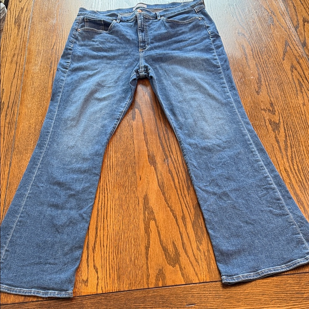 LOFT The Boot Bootcut Jeans Size 16 Medium Wash Stretch Denim Classic Flare Fit